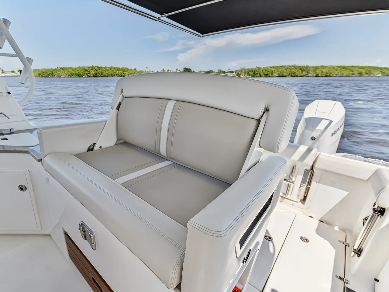 2025 Boston Whaler 350 REALM 35.0 feet, Stuart, Florida #87