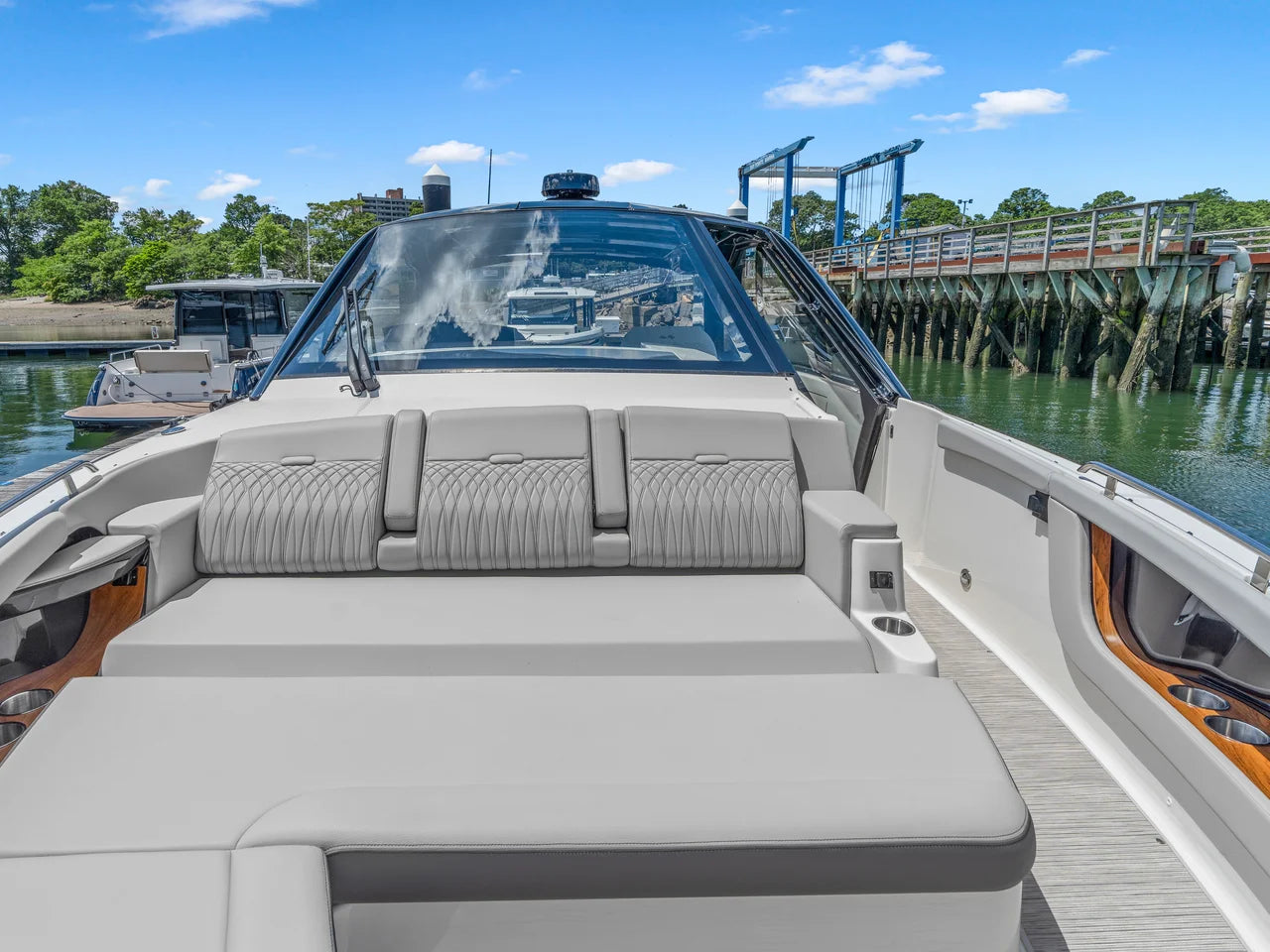 2026 Sea Ray Sundancer 370 Outboard 37.0 feet, Quincy, MA #40