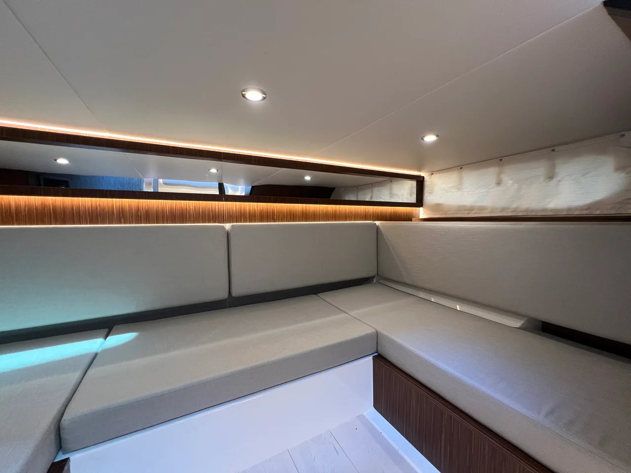 2023 Sea Ray 370 SUNDANCER OB 37.0 feet, Huntington, NY #59
