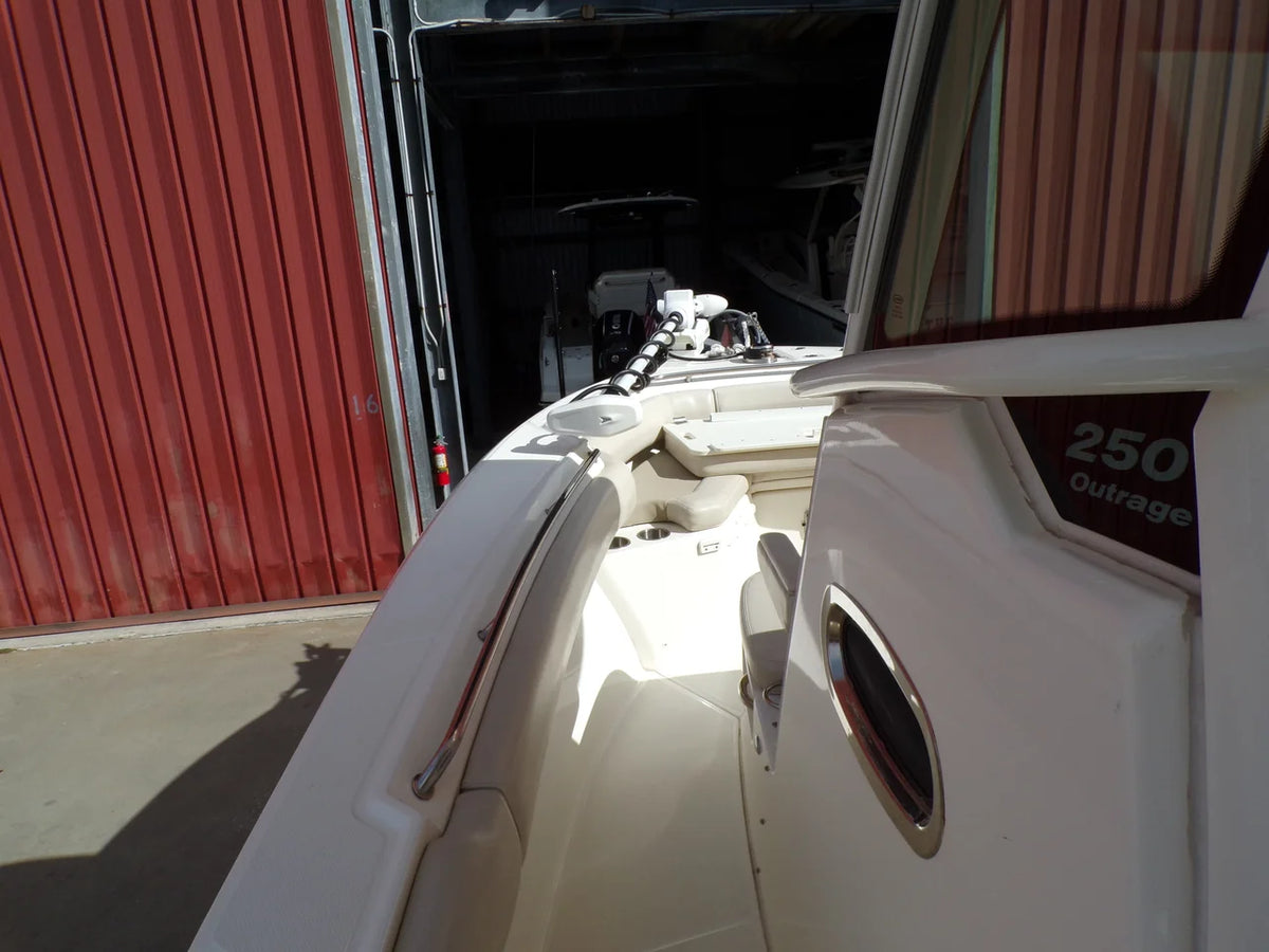 2019 Boston Whaler 250 OUTRAGE 25.0 feet, Naples, FL #59