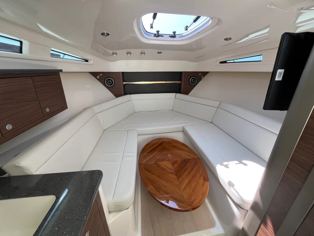 2025 Boston Whaler 325 CONQUEST 32.0 feet, Westbrook, CT #25