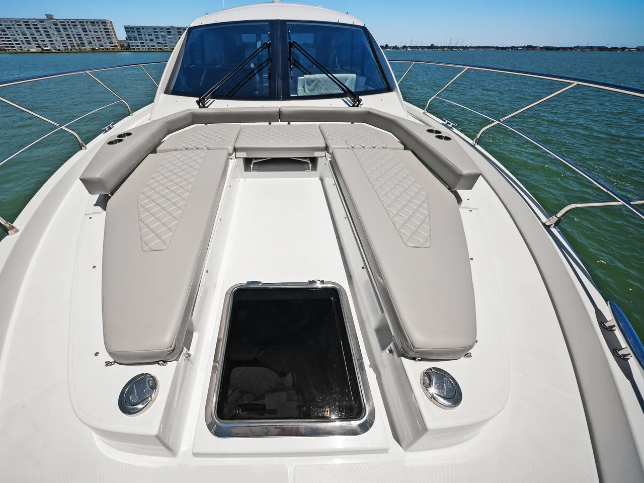 2025 Cruisers Yachts 50 Cantius 50.0 feet, St. Petersburg, Florida #56