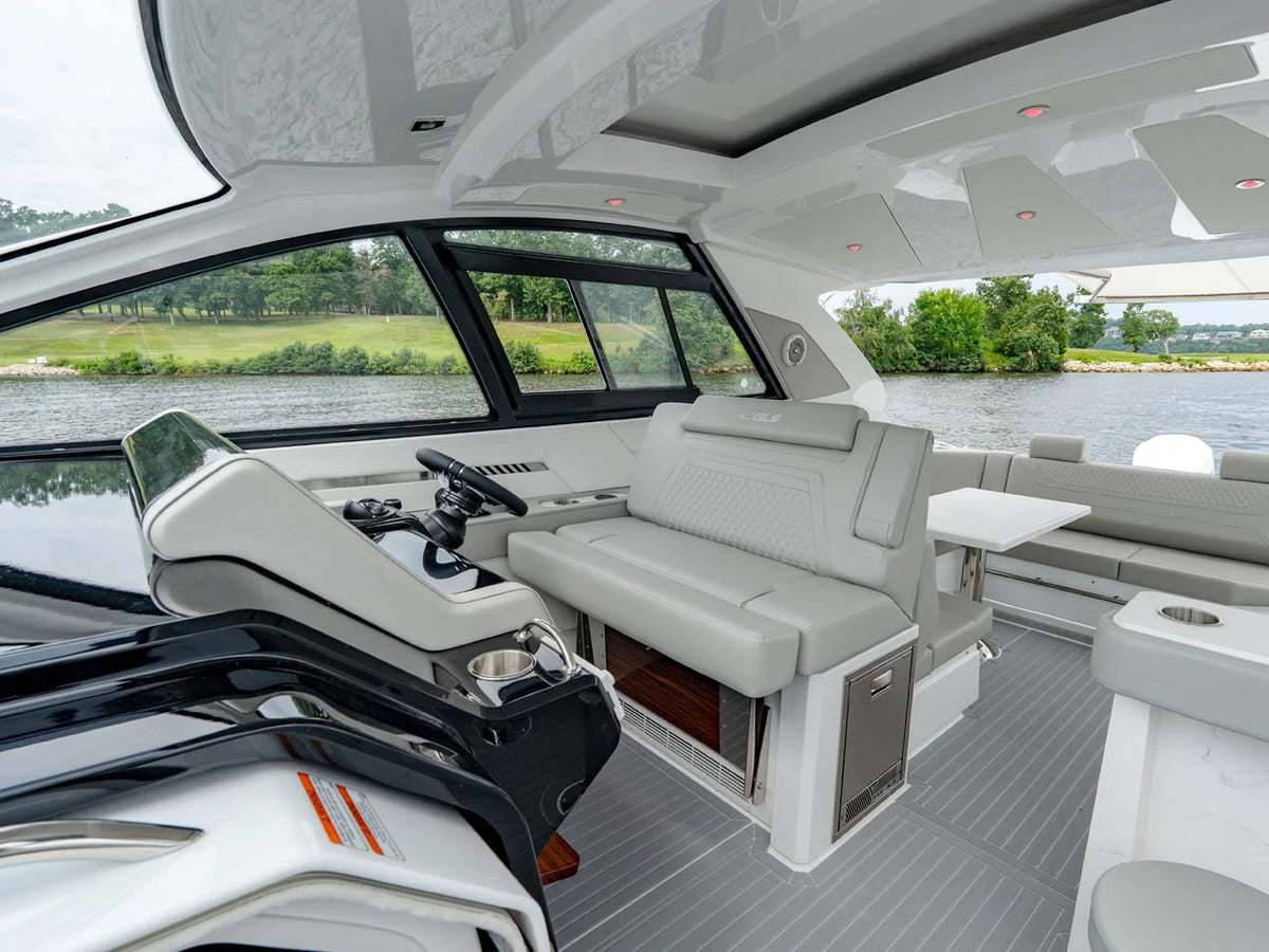 2027 Cruisers Yachts 42 GLS Outboard 42.0 feet, Lake Ozark, MO #33