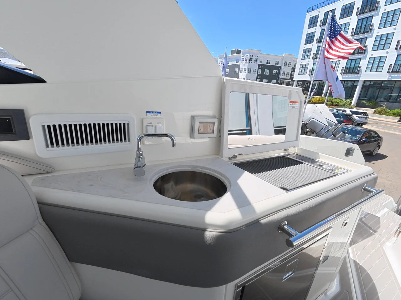 2026 Sea Ray Sundancer 320 Outboard 32.0 feet, Norwalk, Connecticut #12