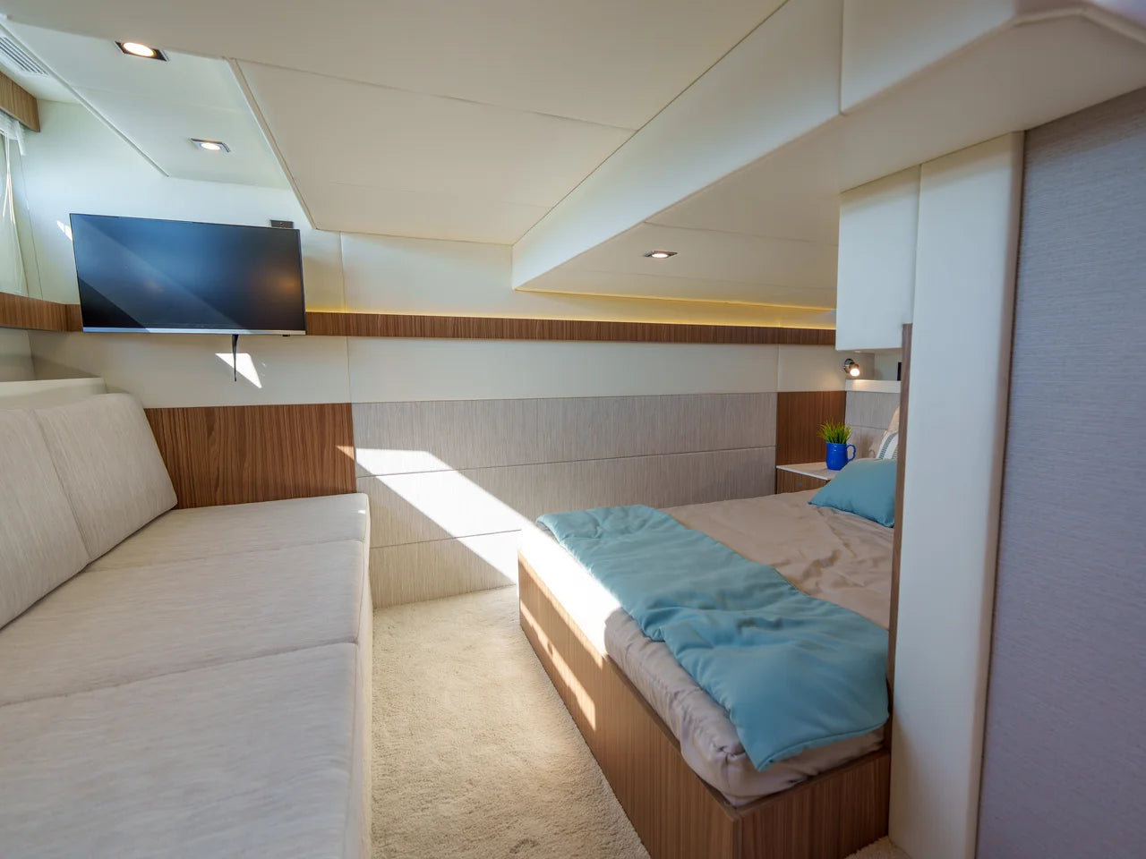 2026 Cruisers Yachts 42 Cantius 42.0 feet, Wrightsville Beach, North Carolina #15