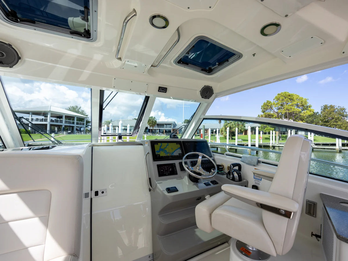 2017 Boston Whaler 345 CONQUEST 33.0 feet, Seabrook, TX #12