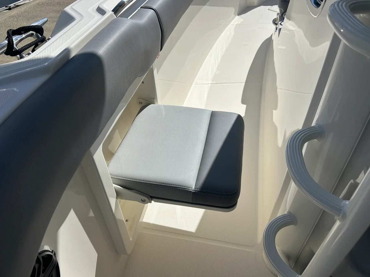 2026 Boston Whaler 330 Outrage 33.0 feet, Pensacola, Florida #25