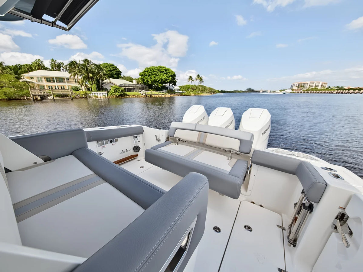 2025 Boston Whaler 350 REALM 35.0 feet, Stuart, Florida #45