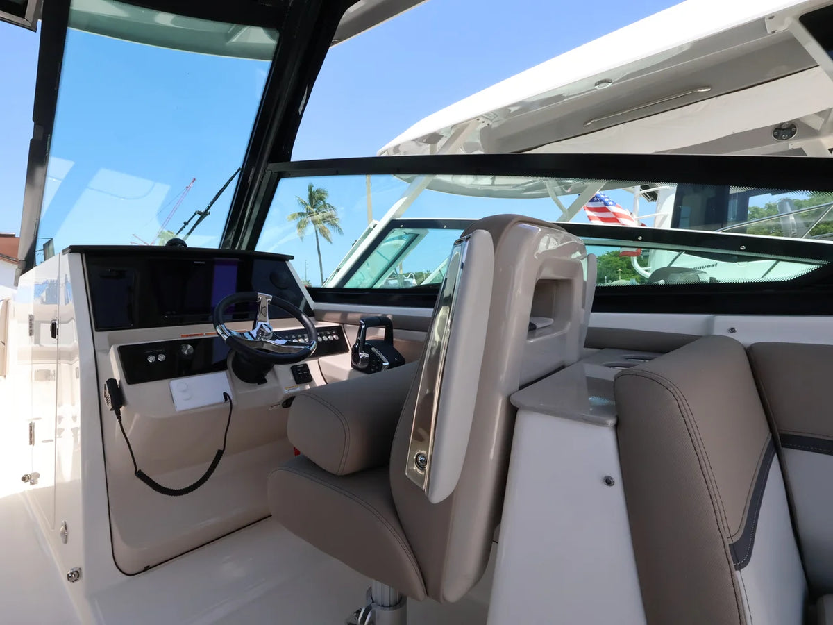2026 Boston Whaler 330 Vantage 33.0 feet, Naples, Florida #19