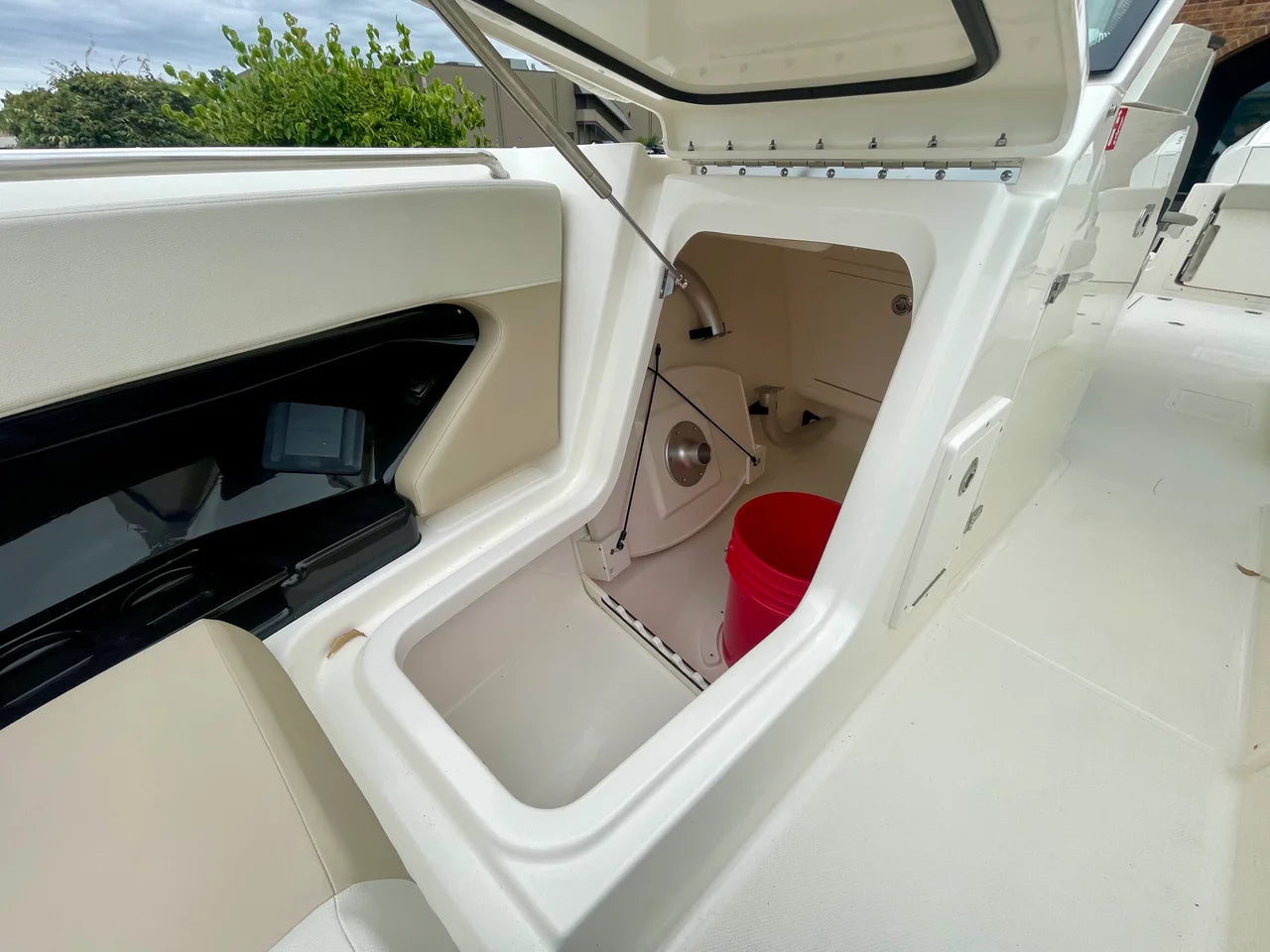 2027 Boston Whaler 280 Vantage 27.0 feet, Danvers, Massachusetts #33