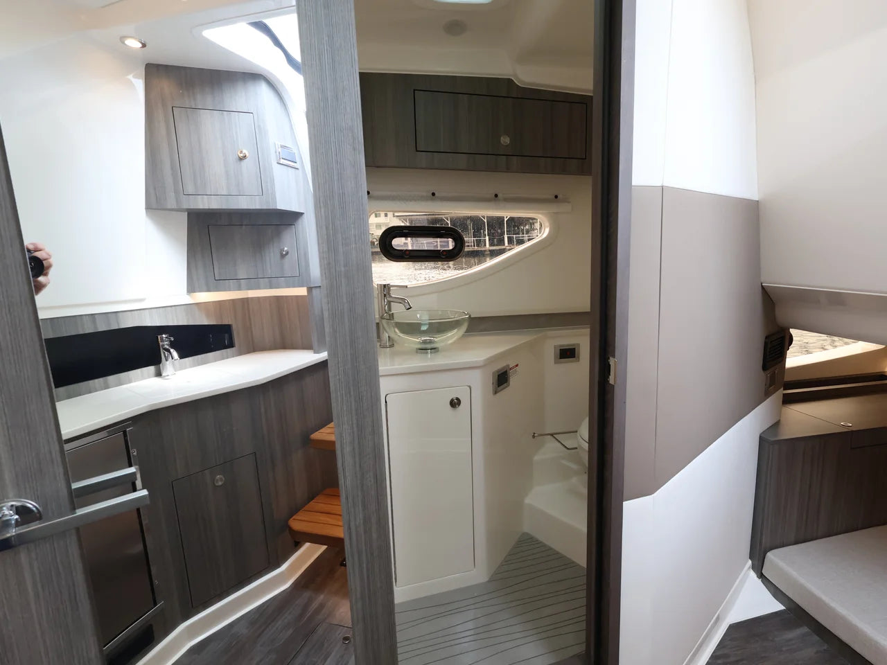 2026 Sea Ray Sundancer 370 Outboard 37.0 feet, Naples, Florida #53