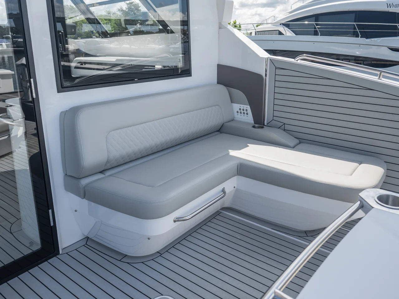 2026 Cruisers Yachts 50GLS OB 50.0 feet, Grasonville, MD #34