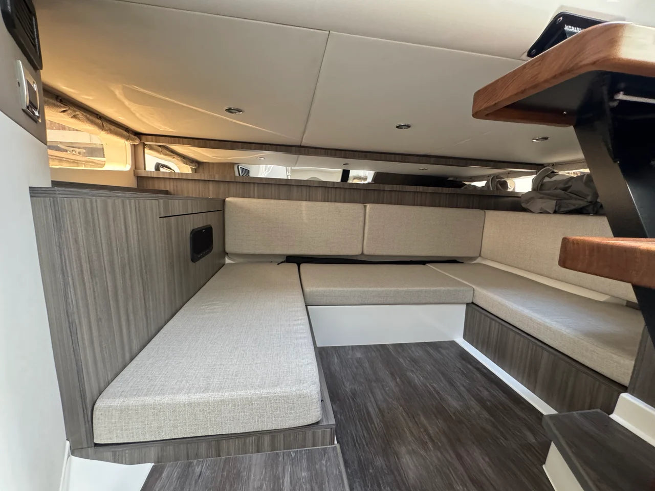 2025 Sea Ray 370 SUNDANCER OB 39.0 feet, Clearwater, Florida #40
