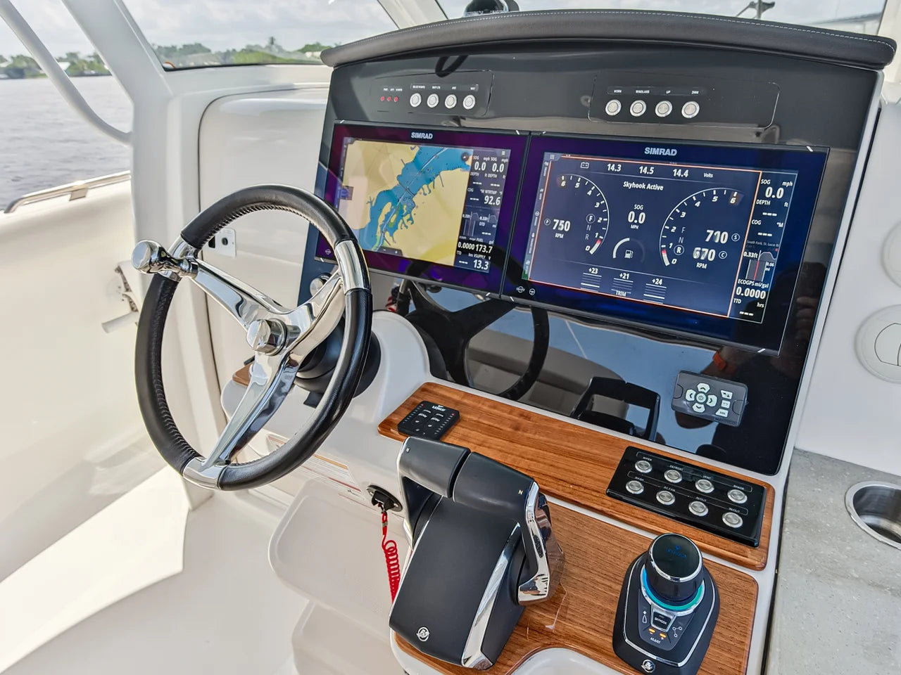 2025 Boston Whaler 350 REALM 35.0 feet, Stuart, Florida #76