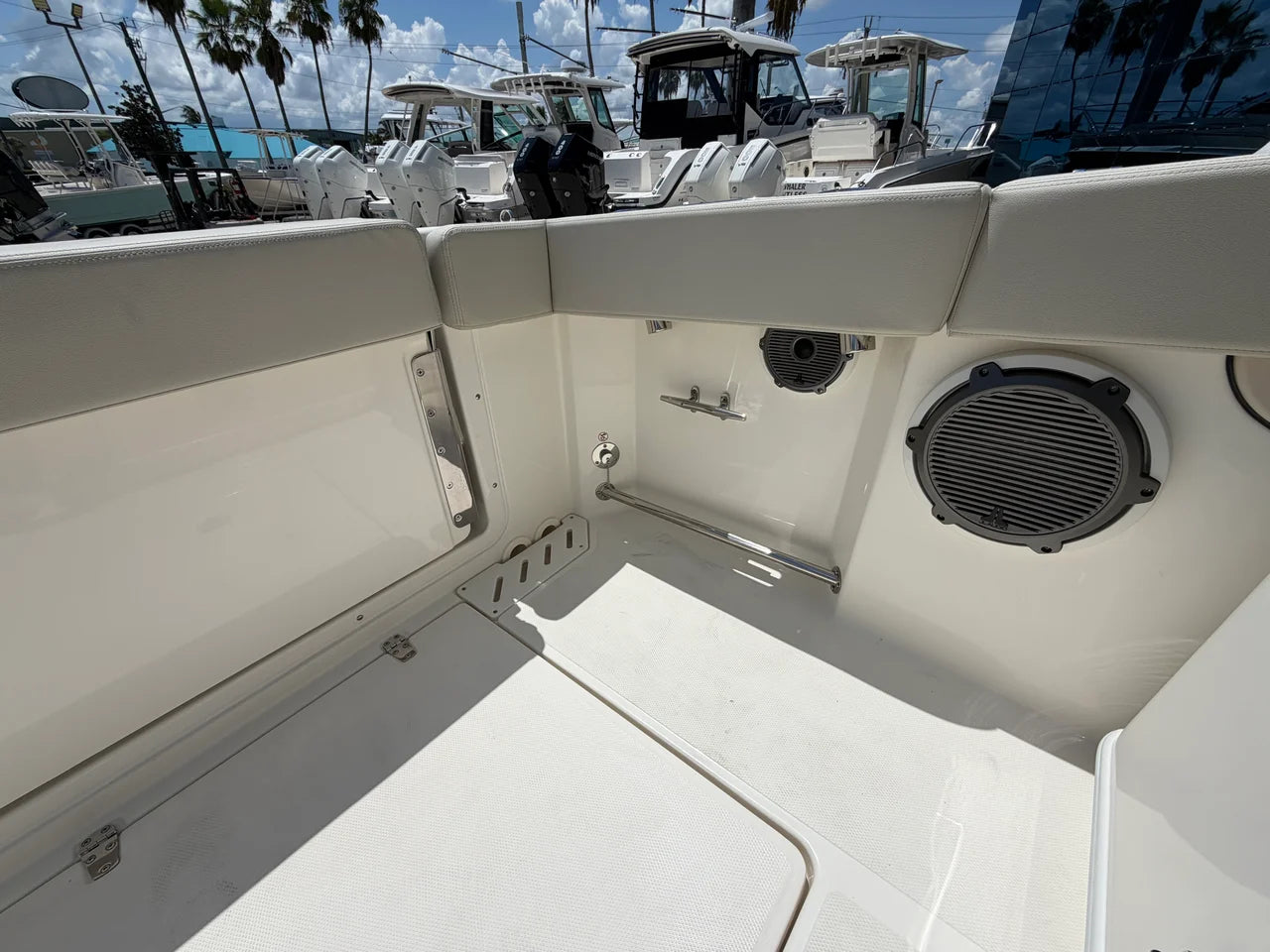2027 Boston Whaler 240 Vantage 24.0 feet, Stuart, Florida #17