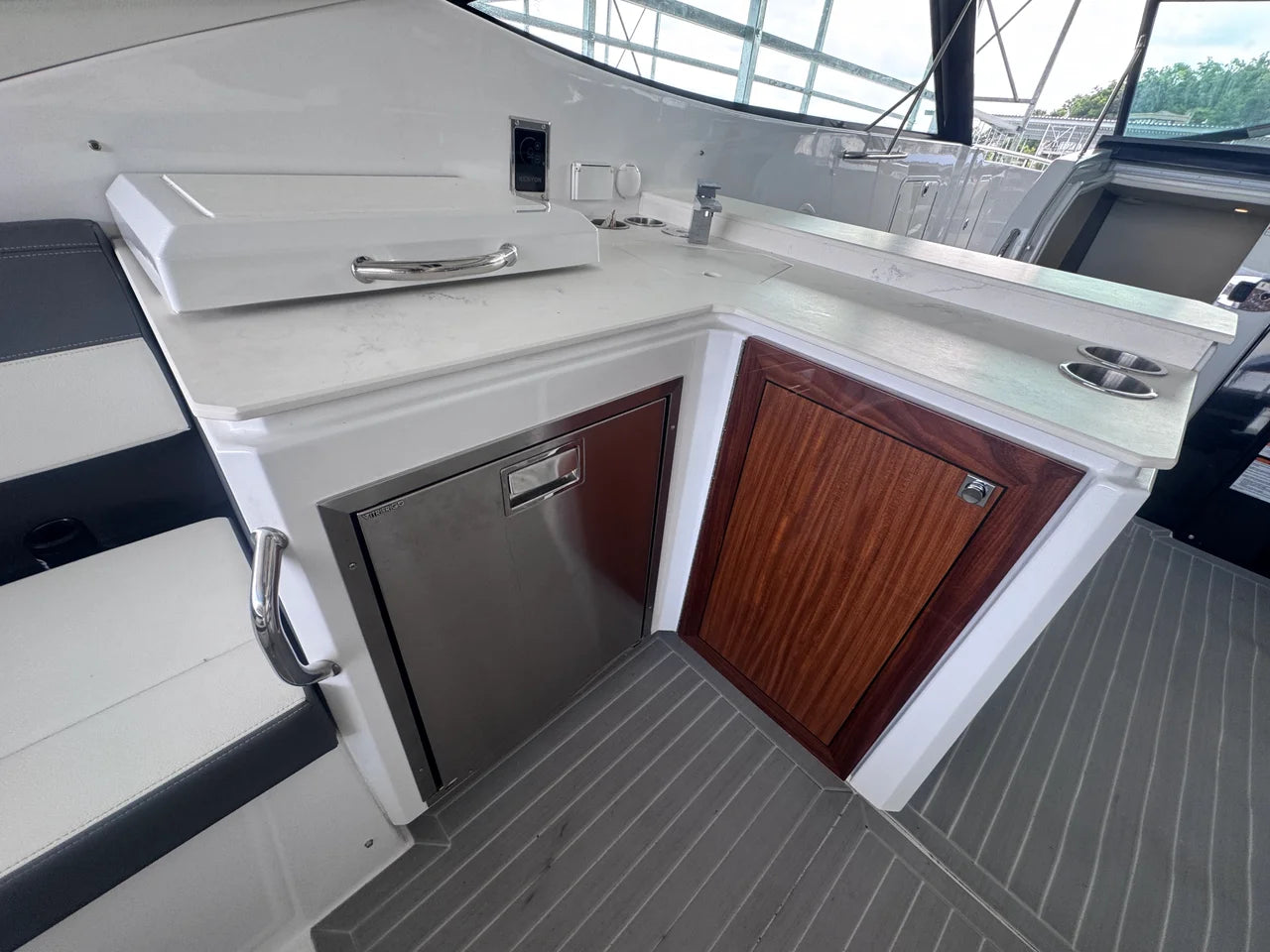 2023 Cruisers Yachts 38 GLS 38.0 feet, Lake Ozark, MO #10
