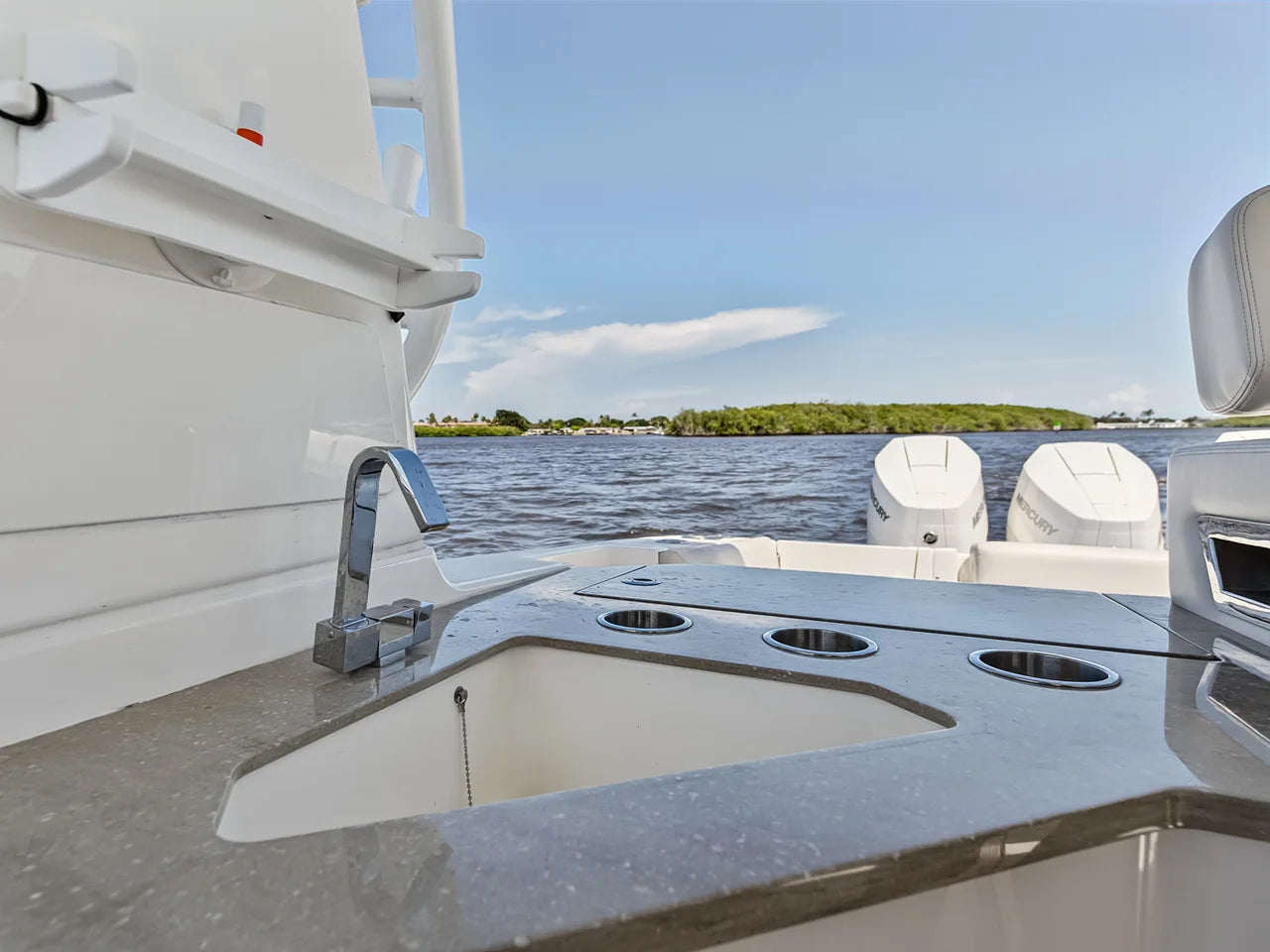 2025 Boston Whaler 350 REALM 35.0 feet, Stuart, Florida #82