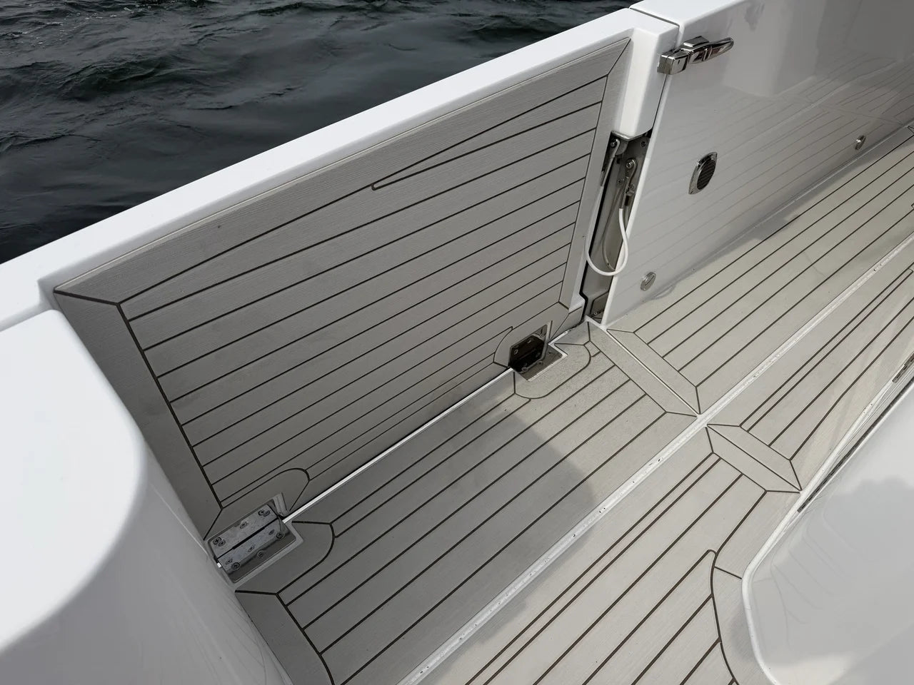 2027 Cruisers Yachts 38 VTR 38.0 feet, Lake Ozark, MO #19