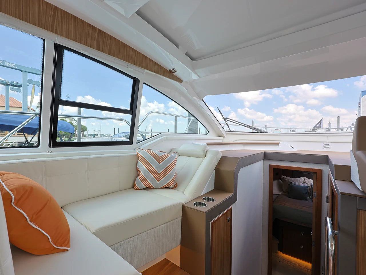 2026 Cruisers Yachts 42 Cantius 42.0 feet, Seabrook, TX #21