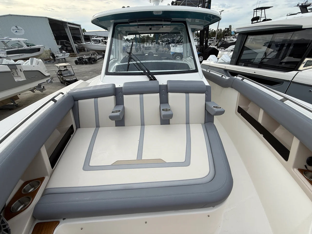 2027 Boston Whaler 350 Realm 35.0 feet, Sarasota, FL #9