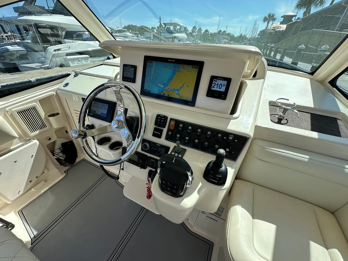 2020 Grady-White 330 EXPRESS 33.0 feet, Pensacola, Florida #35