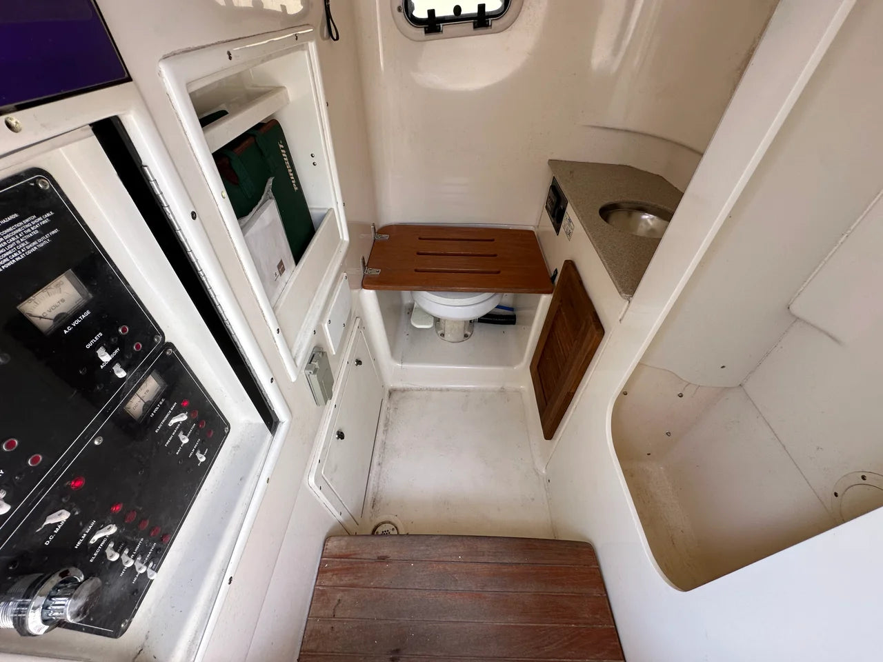 2002 Pursuit 3070 CC 34.0 feet, Pensacola, Florida #23