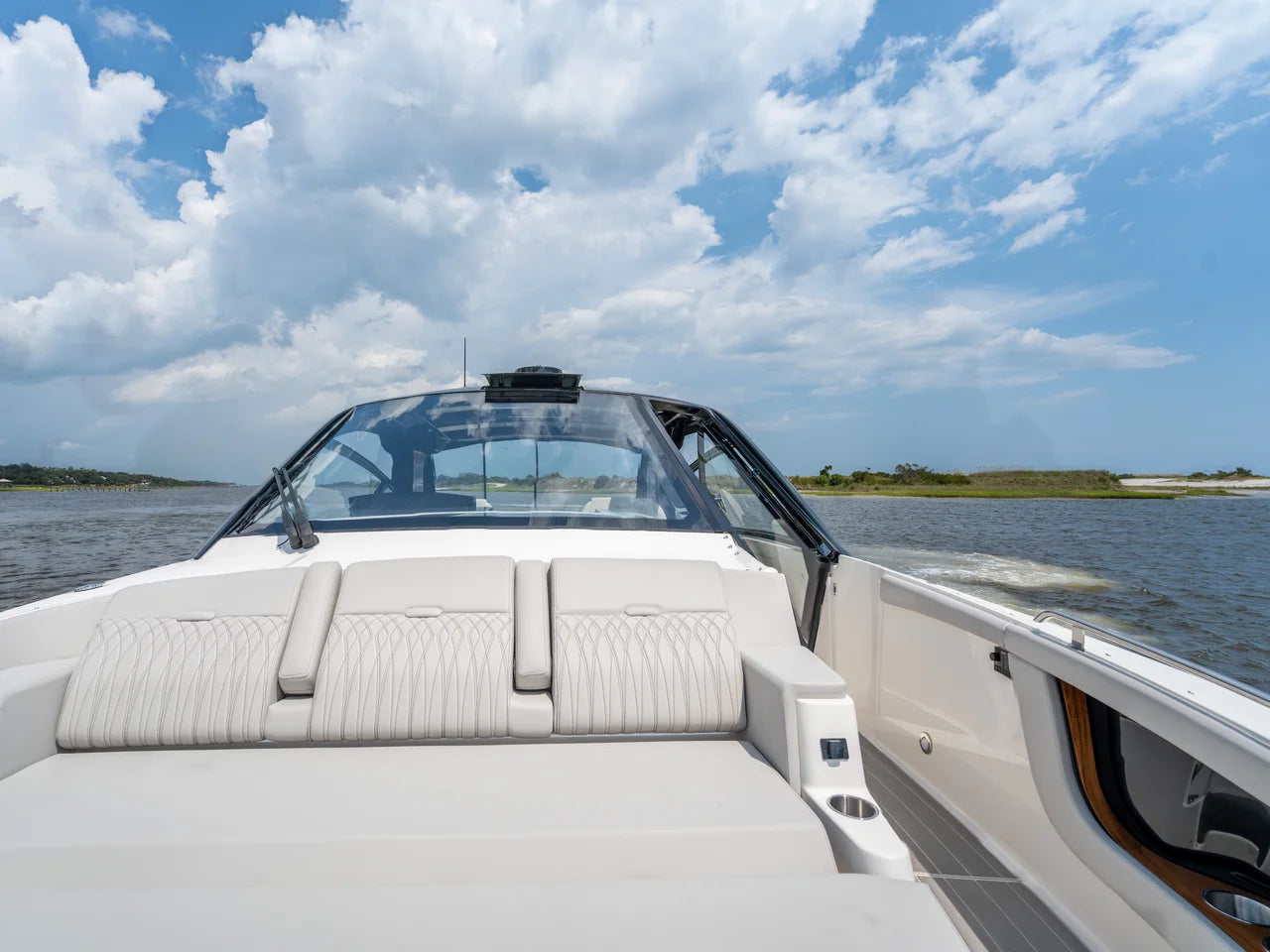 2026 Sea Ray Sundancer 370 Outboard 37.0 feet, Wrightsville Beach, North Carolina #47