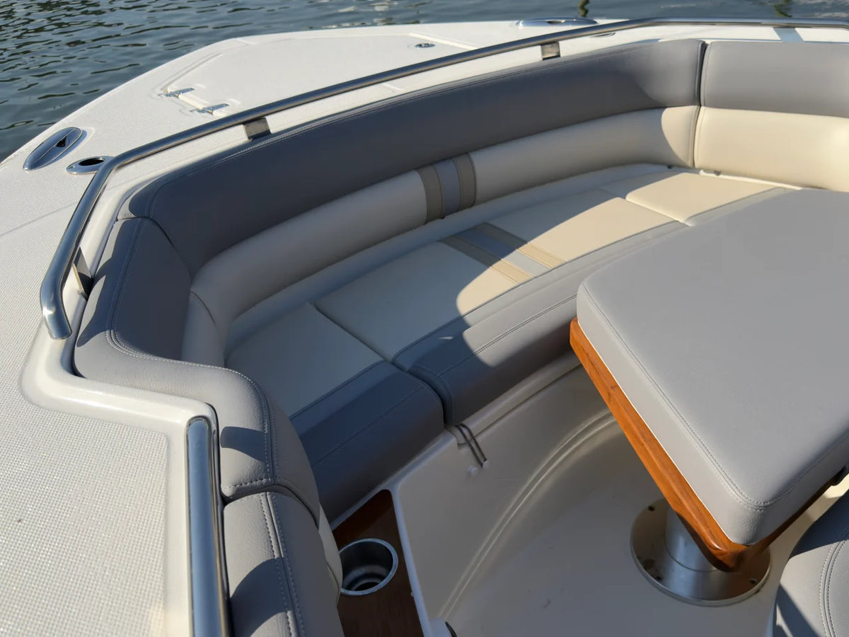 2025 Boston Whaler 350 REALM 35.0 feet, Greenwich, CT #16
