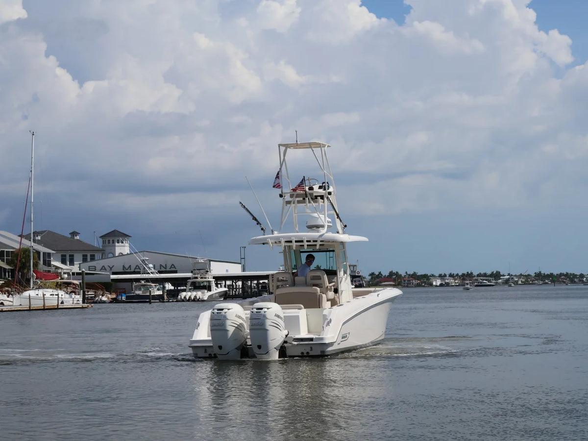 2018 Boston Whaler 330 Outrage 33.0 feet, Naples, Florida #9