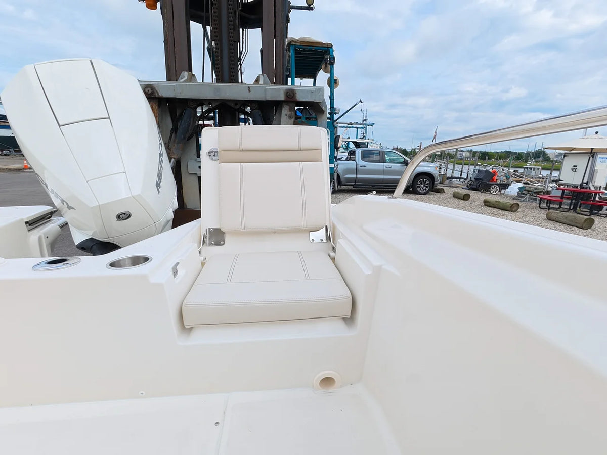 2027 Boston Whaler 220 Dauntless 22.0 feet, Norwalk, Connecticut #9