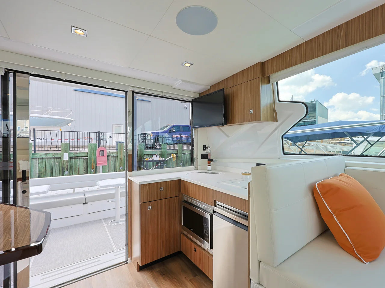 2026 Cruisers Yachts 42 Cantius 42.0 feet, Seabrook, TX #28