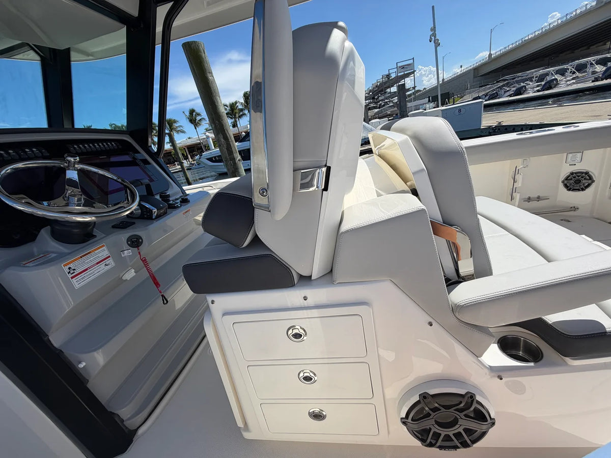 2026 Boston Whaler 330 Outrage 33.0 feet, Jupiter, Florida #28