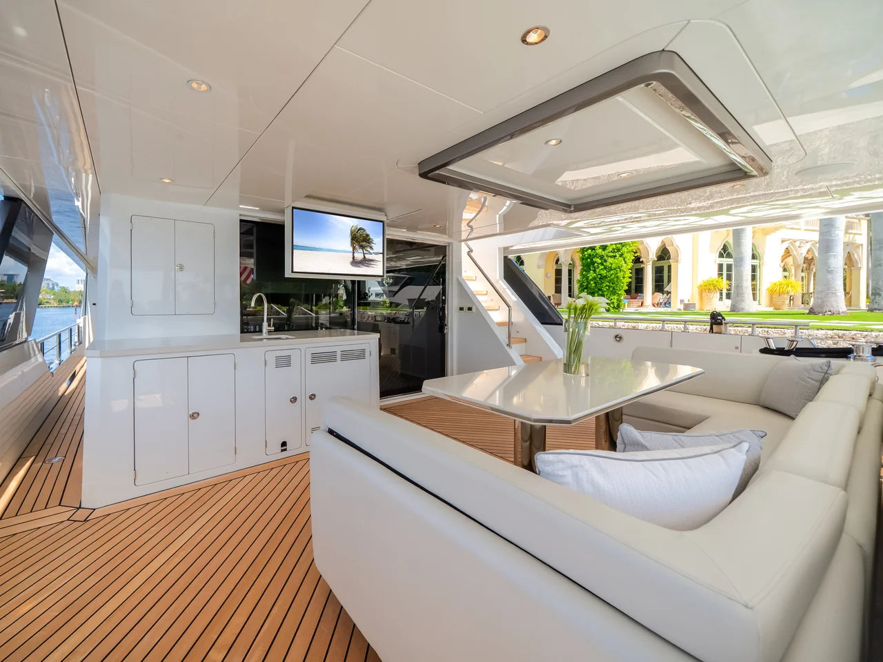 2025 Ocean Alexander 27R 88.0 feet, Fort Lauderdale, FL #13