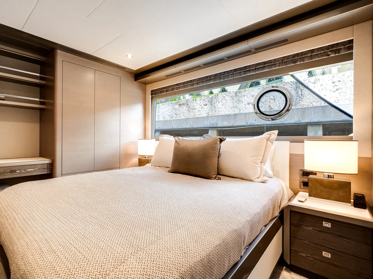 2025 Ocean Alexander 27R 88.0 feet, Fort Lauderdale, FL #65