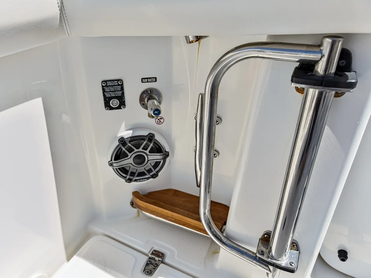 2025 Boston Whaler 350 REALM 35.0 feet, Stuart, Florida #67