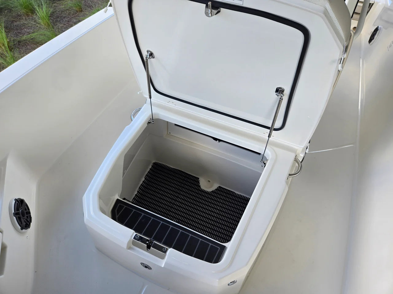 2026 Boston Whaler 250 Dauntless 25.0 feet, Charleston, SC #15