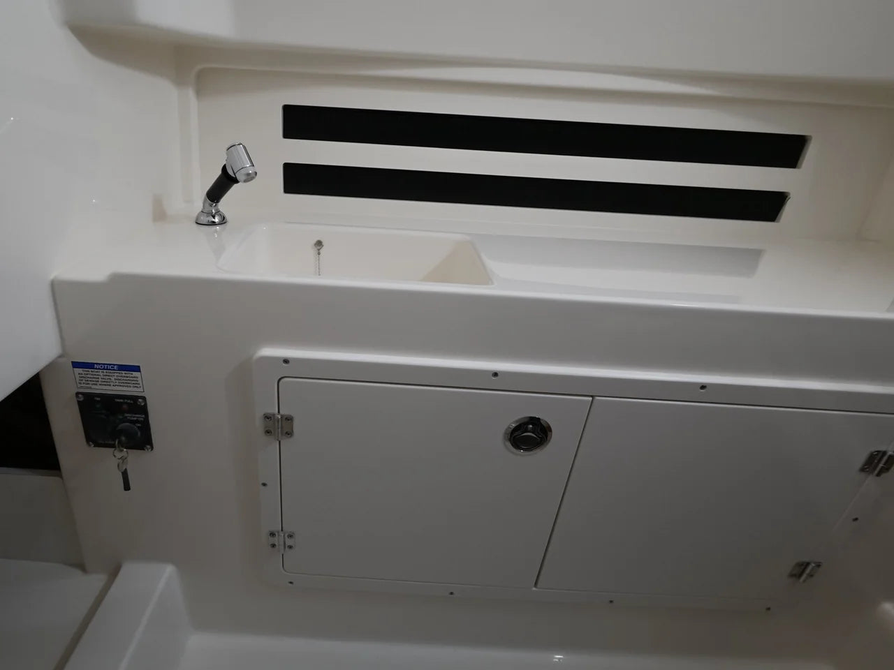 2026 Boston Whaler 330 Outrage 33.0 feet, Norwalk, Connecticut #27