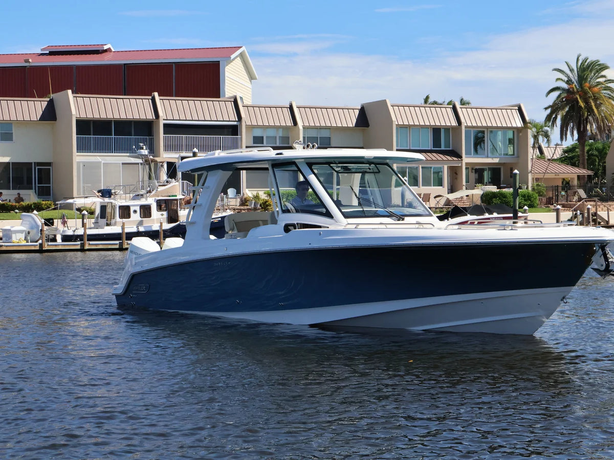 2027 Boston Whaler 350 Realm 35.0 feet, Naples, Florida #7