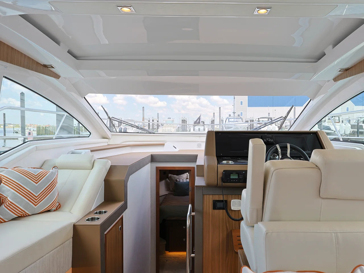 2026 Cruisers Yachts 42 Cantius 42.0 feet, Seabrook, TX #17