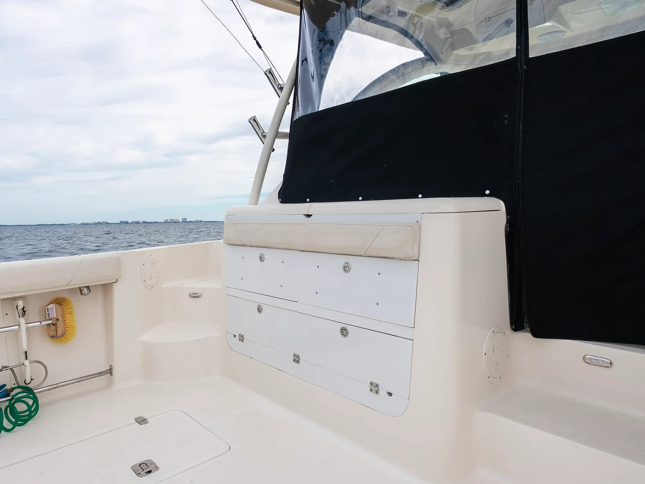 2012 Pursuit 345 OFFSHORE 36.0 feet, Coral Gables, FL #31