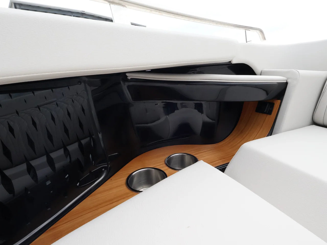 2026 Sea Ray Sundancer 370 Outboard 37.0 feet, Naples, Florida #61