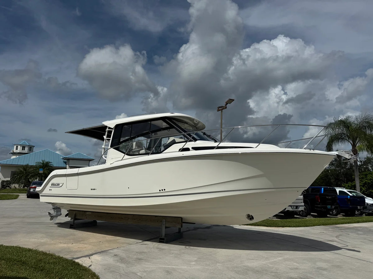 2026 Boston Whaler 325 CONQUEST 32.0 feet, Stuart, Florida #6
