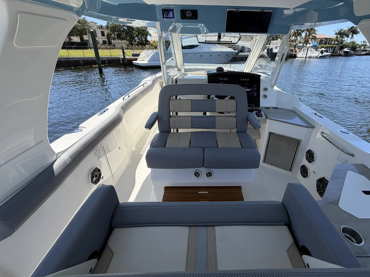 2024 Boston Whaler 350 REALM 35.0 feet, Pompano Beach, Florida #46
