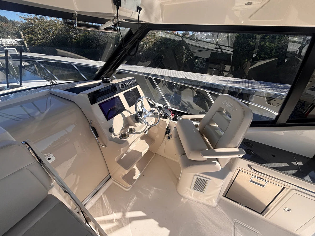 2023 Boston Whaler 325 CONQUEST 32.0 feet, Westbrook, Connecticut #17