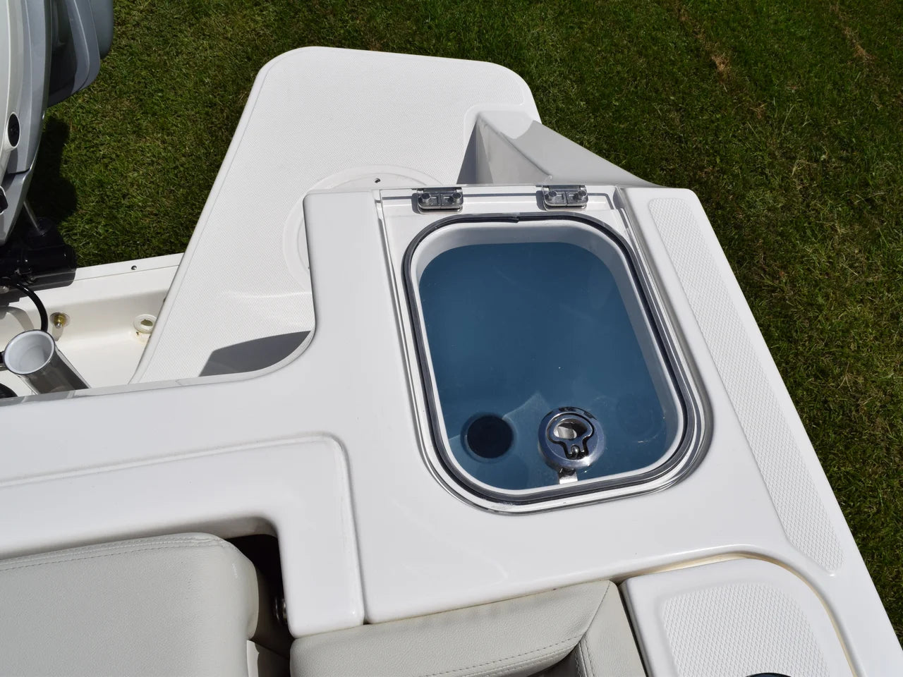 2026 Boston Whaler 240 Vantage 24.0 feet, Thunderbolt, GA #9