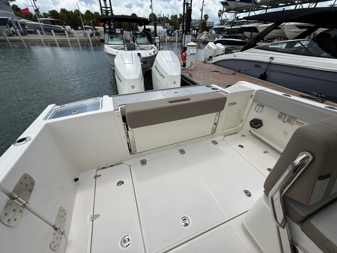 2027 Boston Whaler 330 Vantage 33.0 feet, Sarasota, FL #31