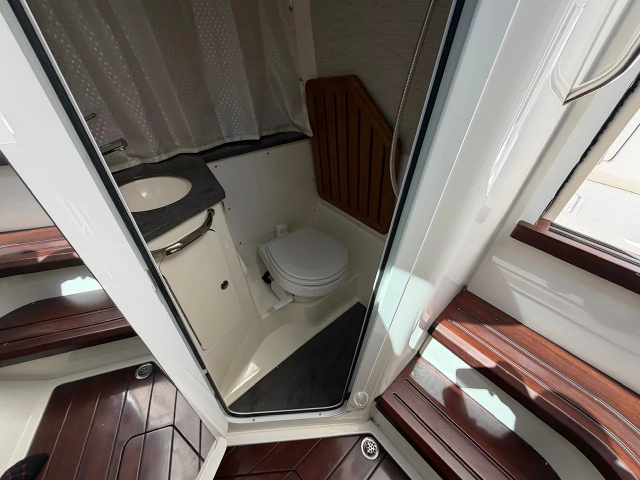 2022 Boston Whaler 350 REALM 35.0 feet, Key Largo, FL #29