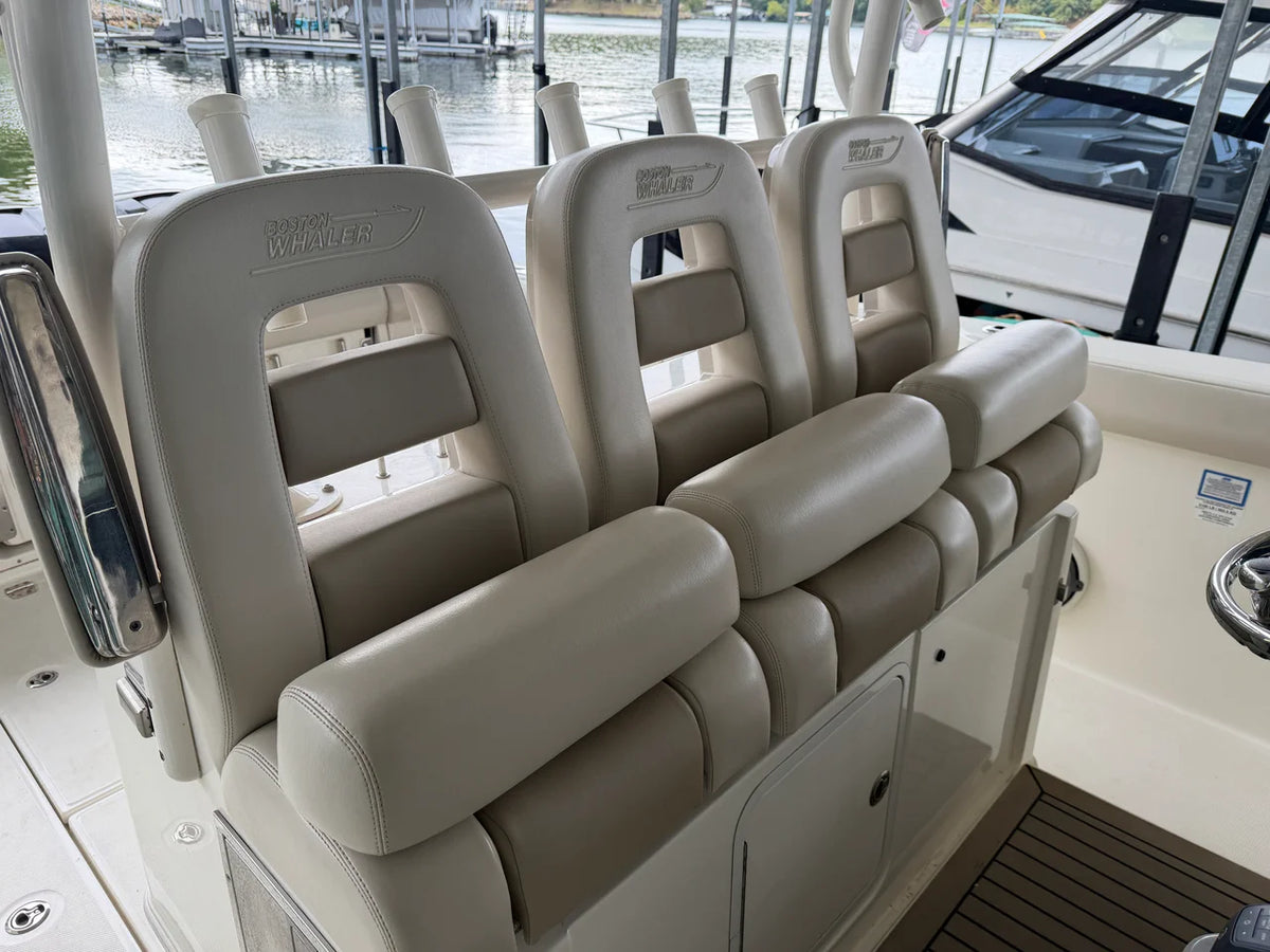 2017 Boston Whaler 350 OUTRAGE 35.0 feet, Lake Ozark, MO #13