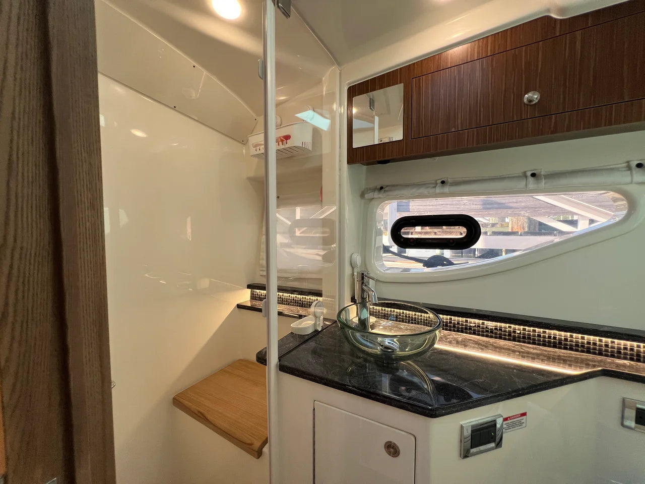 2023 Sea Ray 370 SUNDANCER OB 37.0 feet, Huntington, NY #54