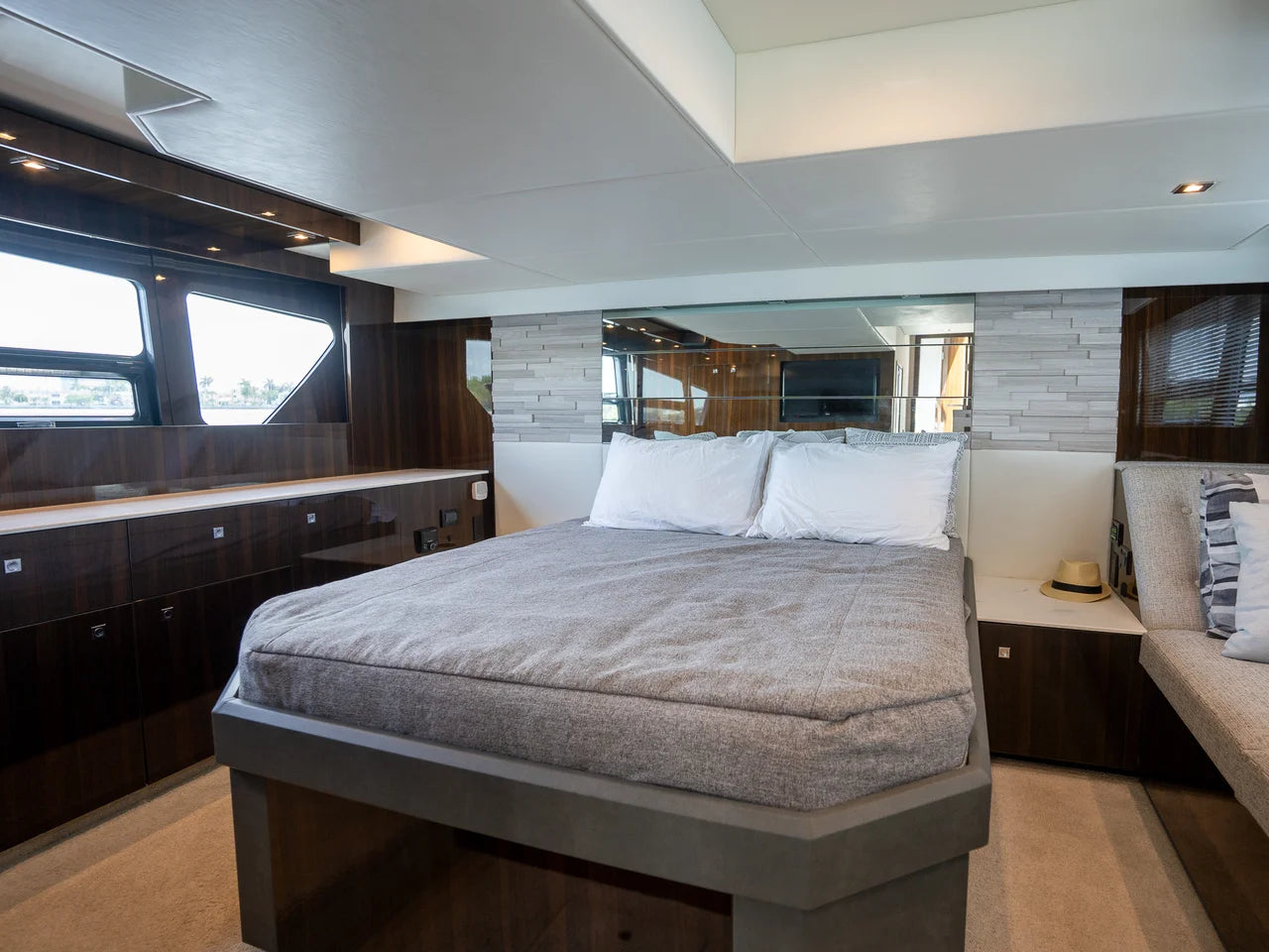 2023 Cruisers Yachts 50 C 50.0 feet, Miami, FL #37